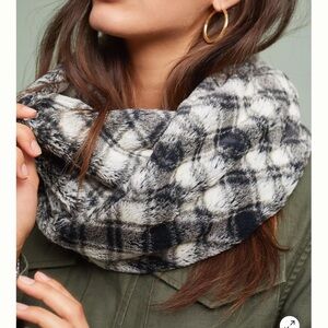 NWT ANTHROPOLOGIE Ultra Soft Plaid Cowl Scarf 12.5” x 14”